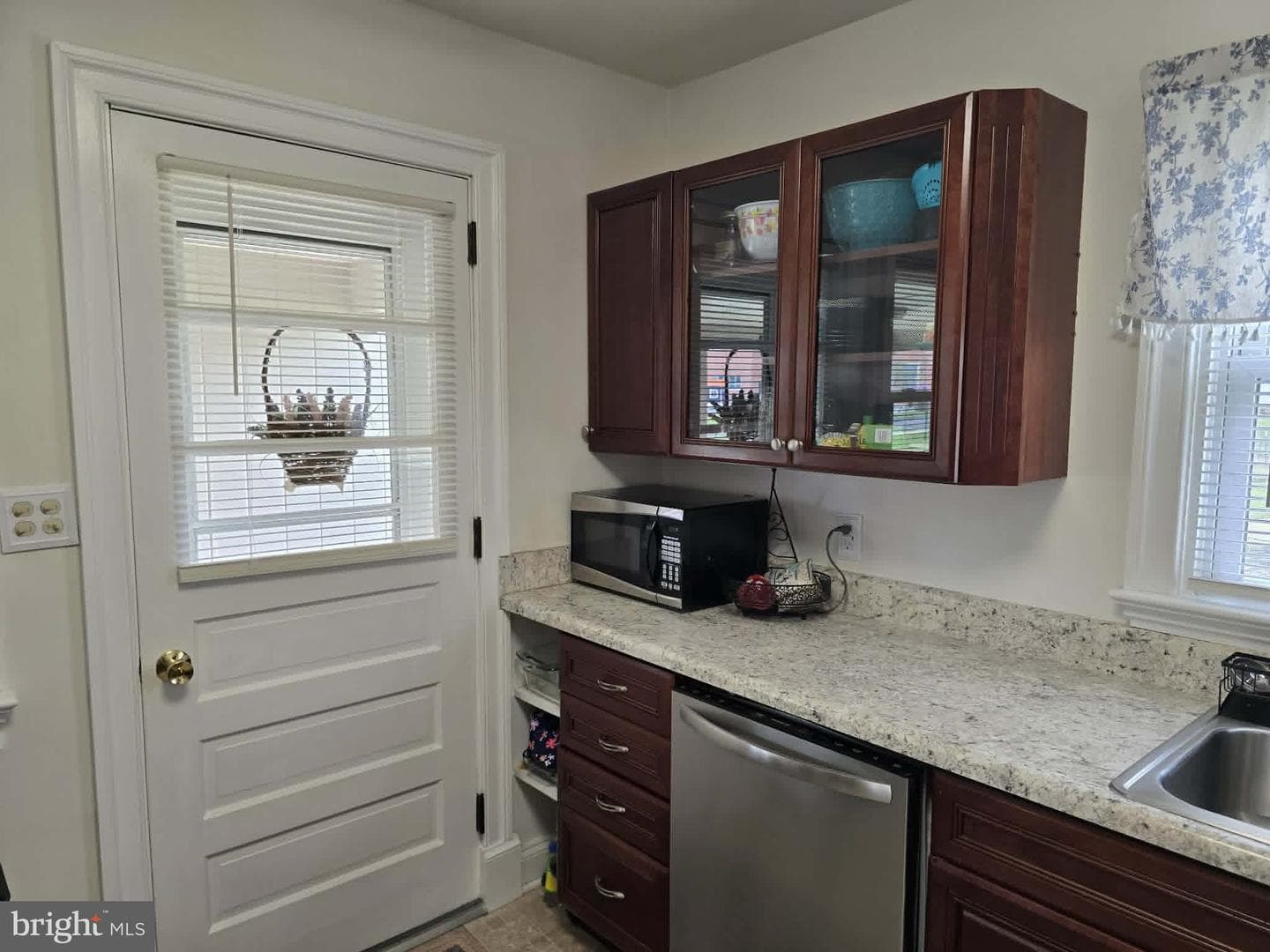 196 Selma Road photo 6