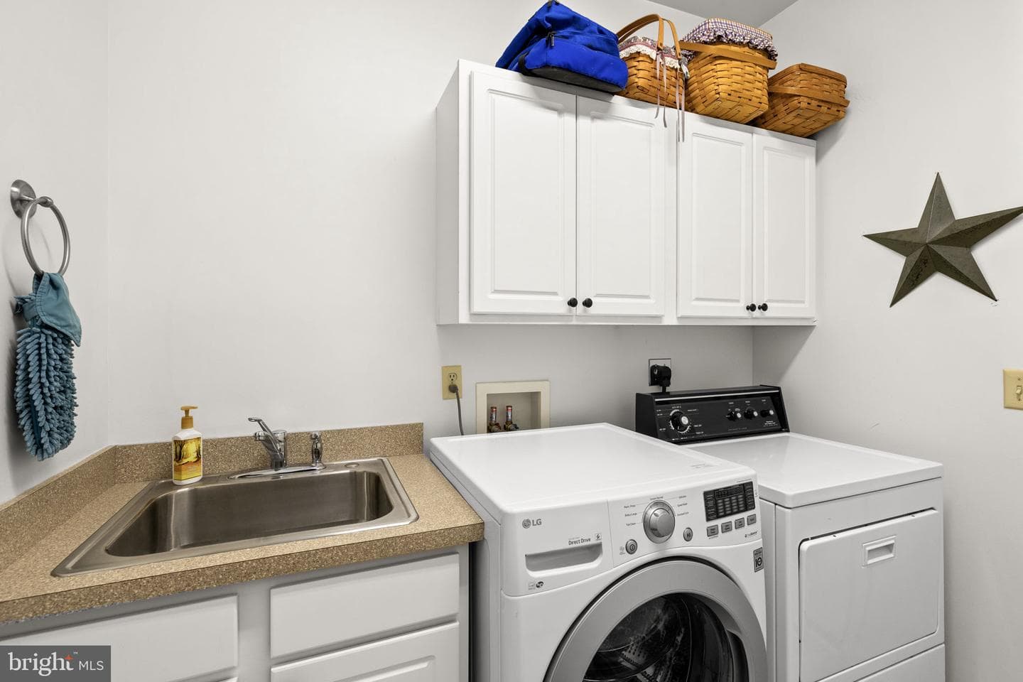 126 Yorktown Boulevard photo 23