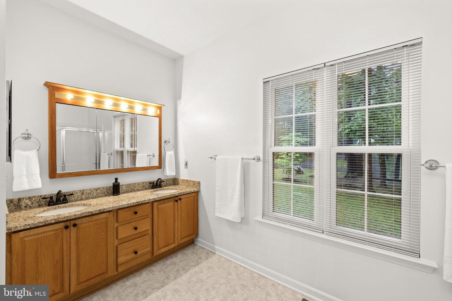 126 Yorktown Boulevard photo 31