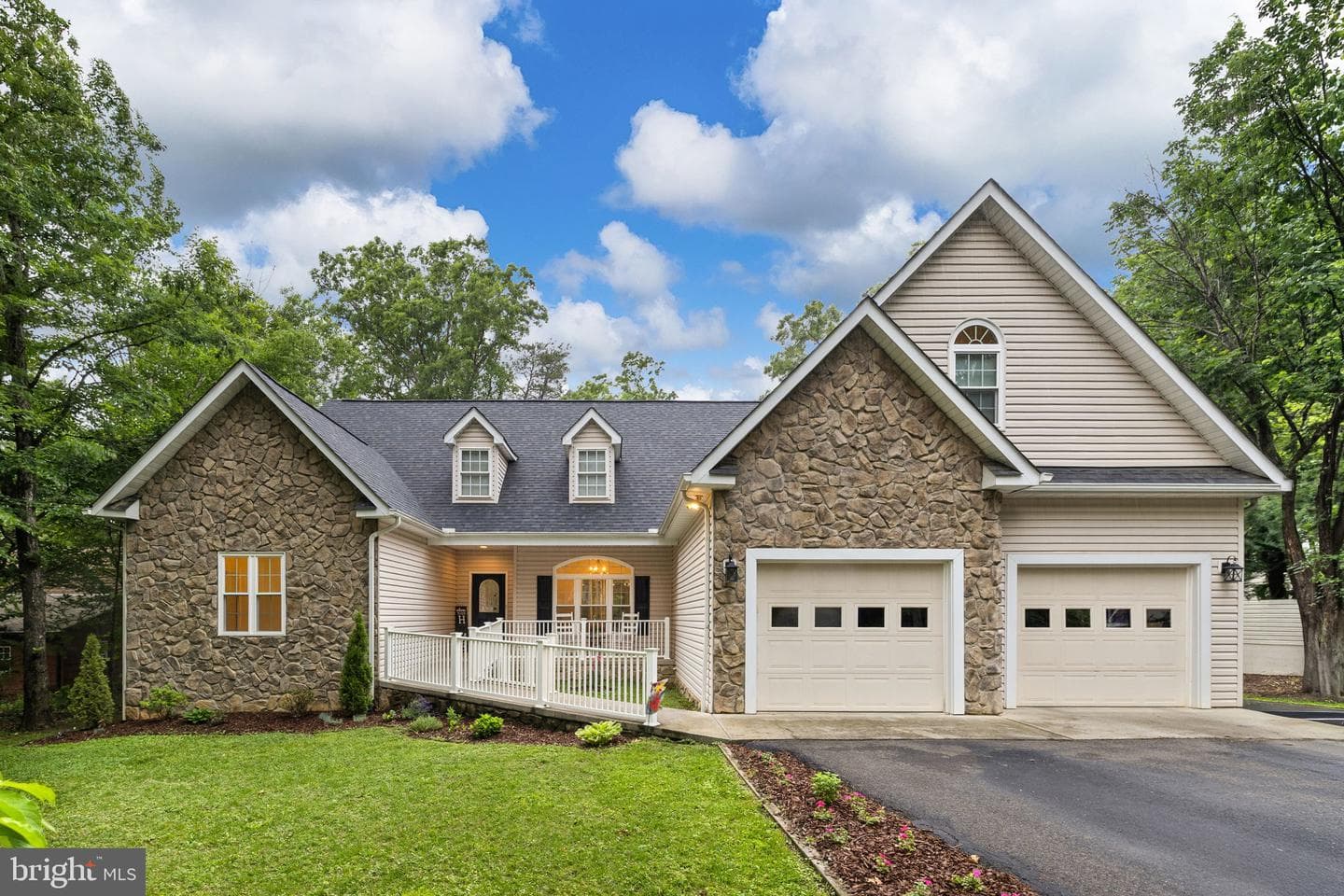 126 Yorktown Boulevard photo 38