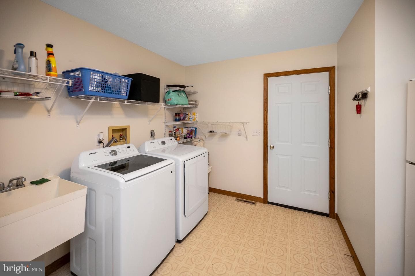 108 Winchester Lane photo 27