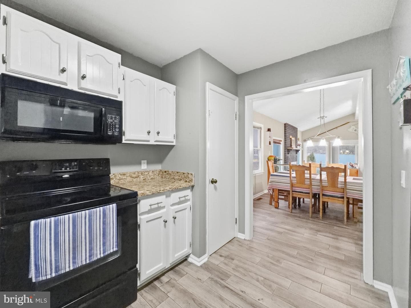 1353 Lakeview Parkway photo 14