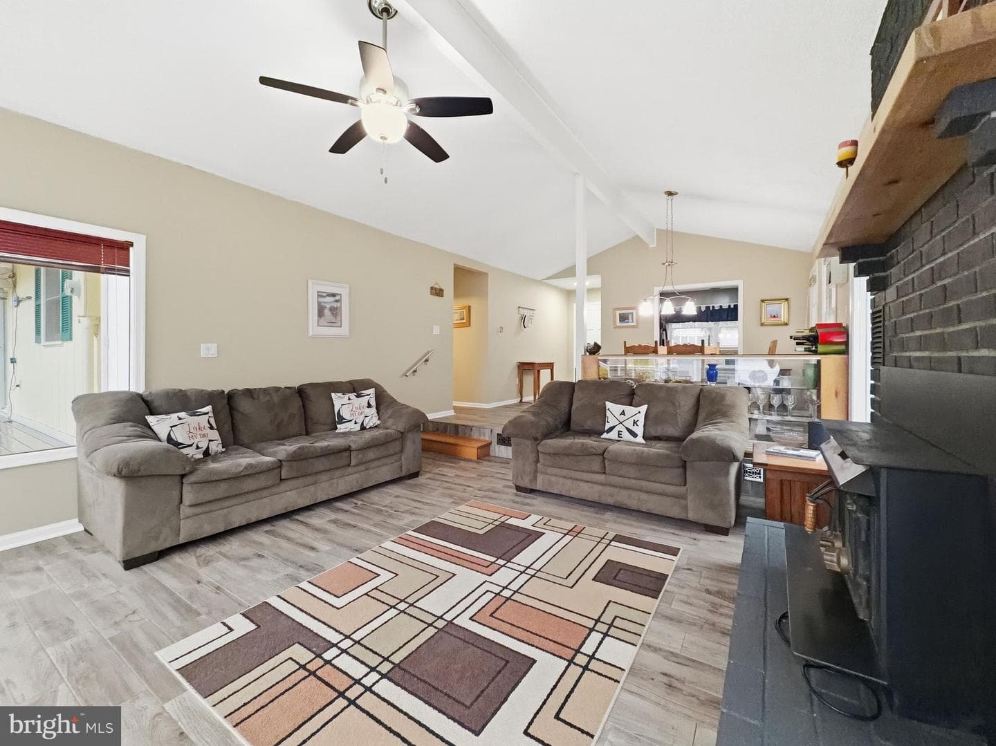1353 Lakeview Parkway photo 18
