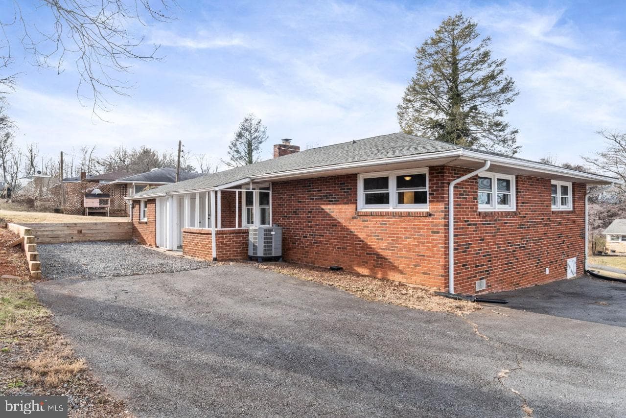 354 Berry Street photo 24
