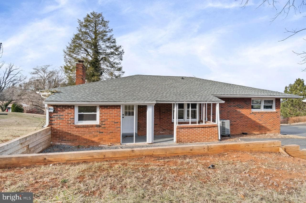 354 Berry Street photo 27