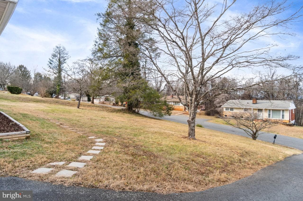 354 Berry Street photo 28