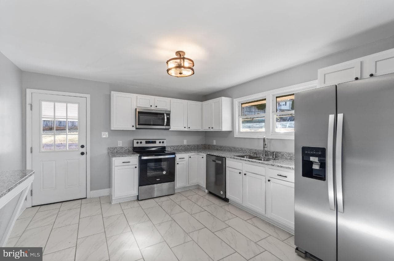 354 Berry Street photo 5