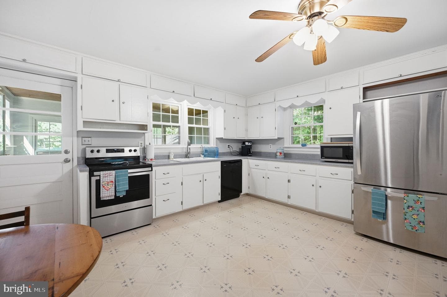 9337 Everona Road photo 10