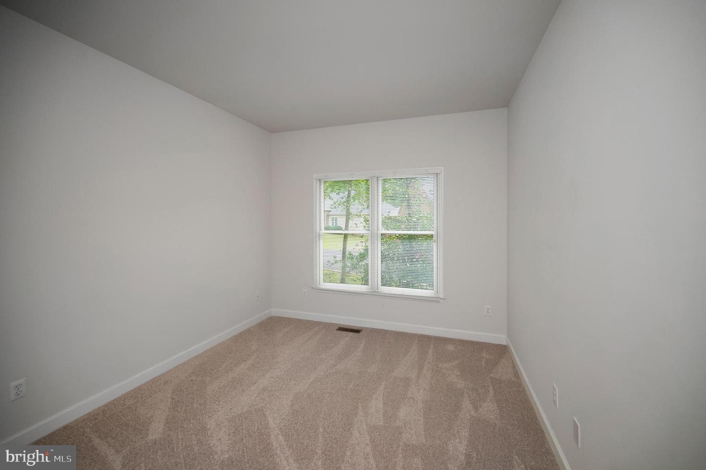 102 Marble Court photo 35