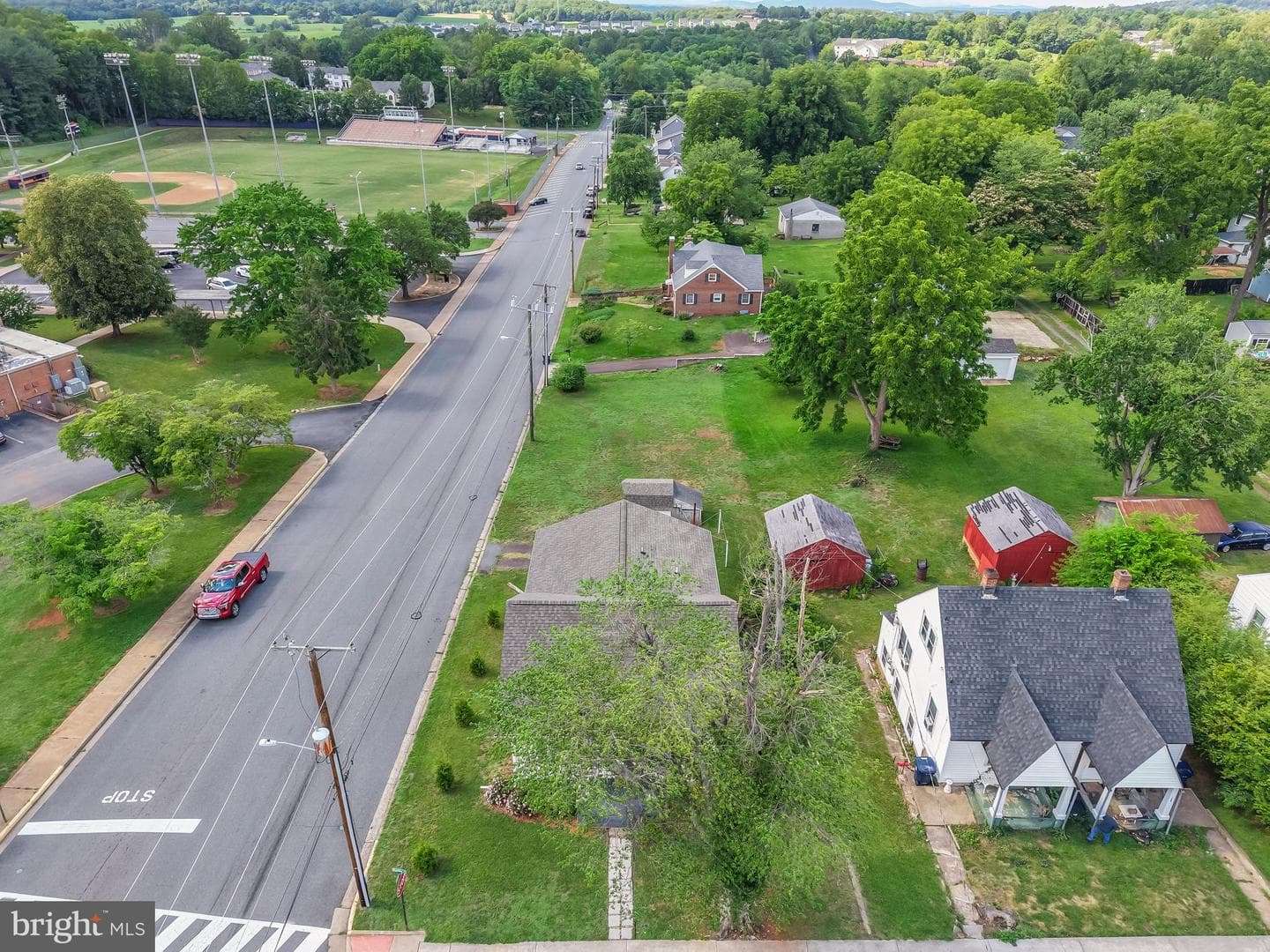 189 Newton Street photo 34
