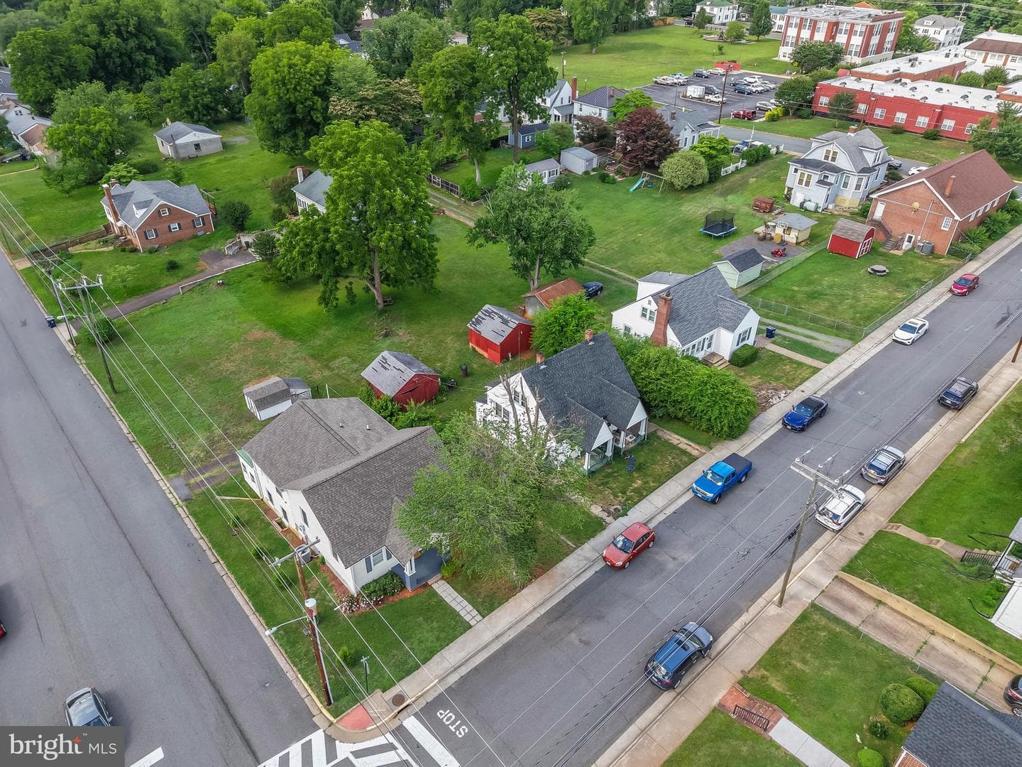 189 Newton Street photo 35