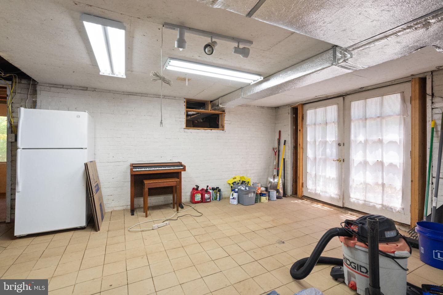 293 Caroline Street photo 37