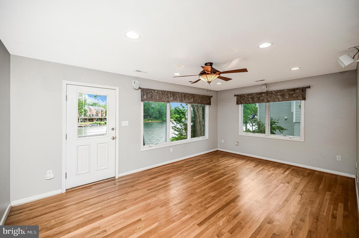 314 Birchside Circle photo 13