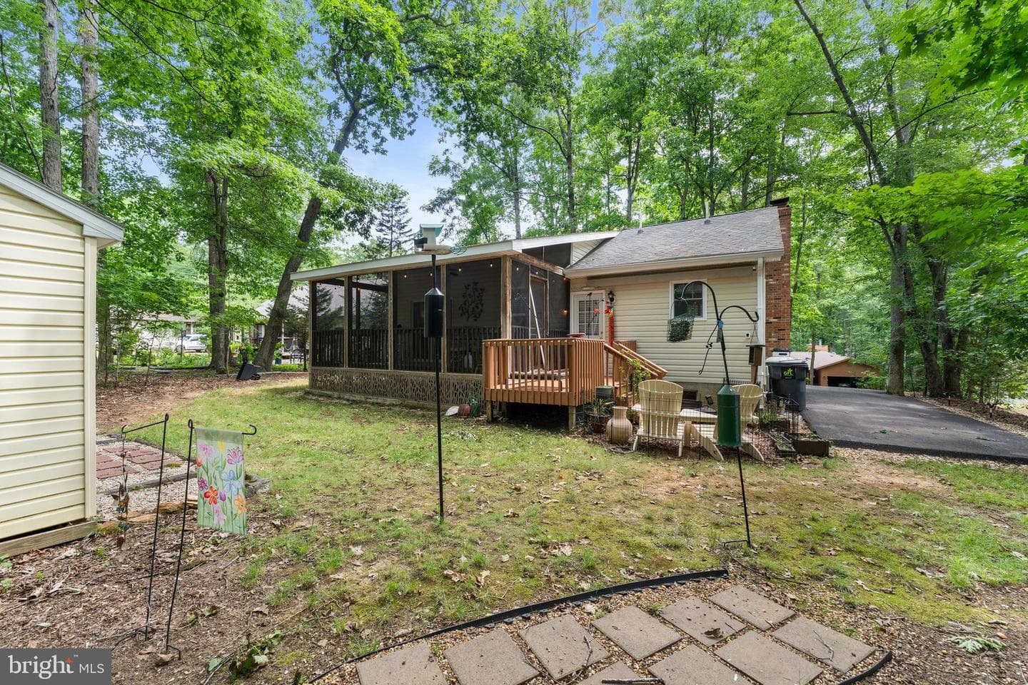 105 Tall Pines Avenue photo 35