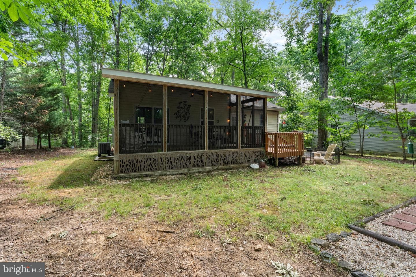 105 Tall Pines Avenue photo 37