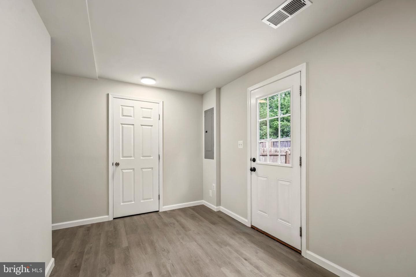 2876 Farzi Circle photo 4