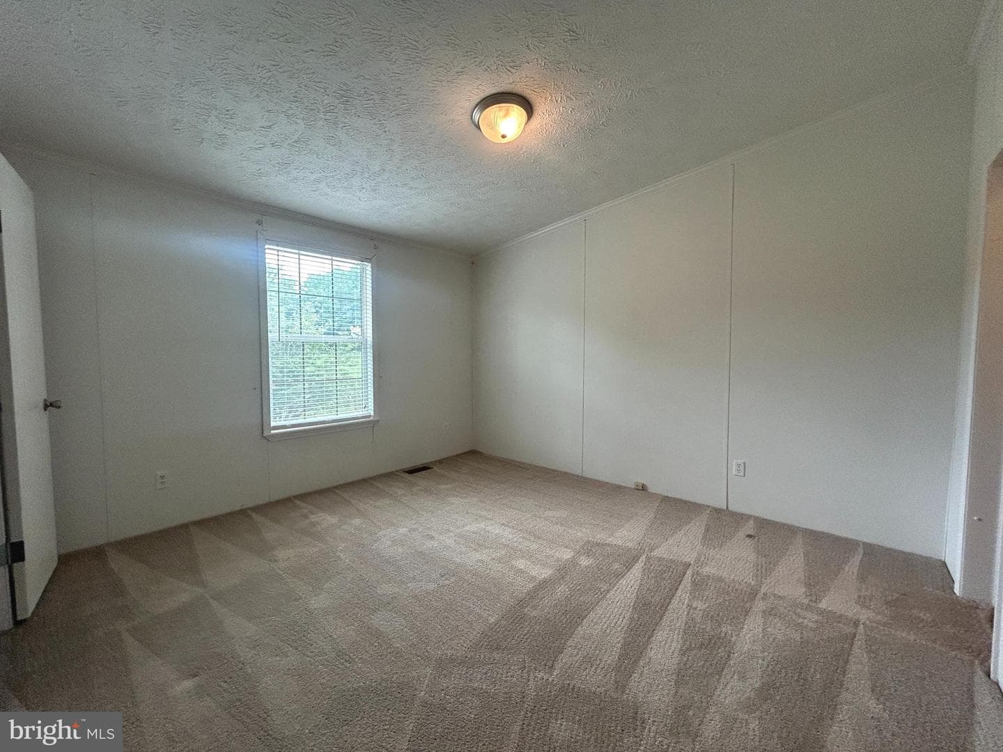 23221 Independence Road photo 14