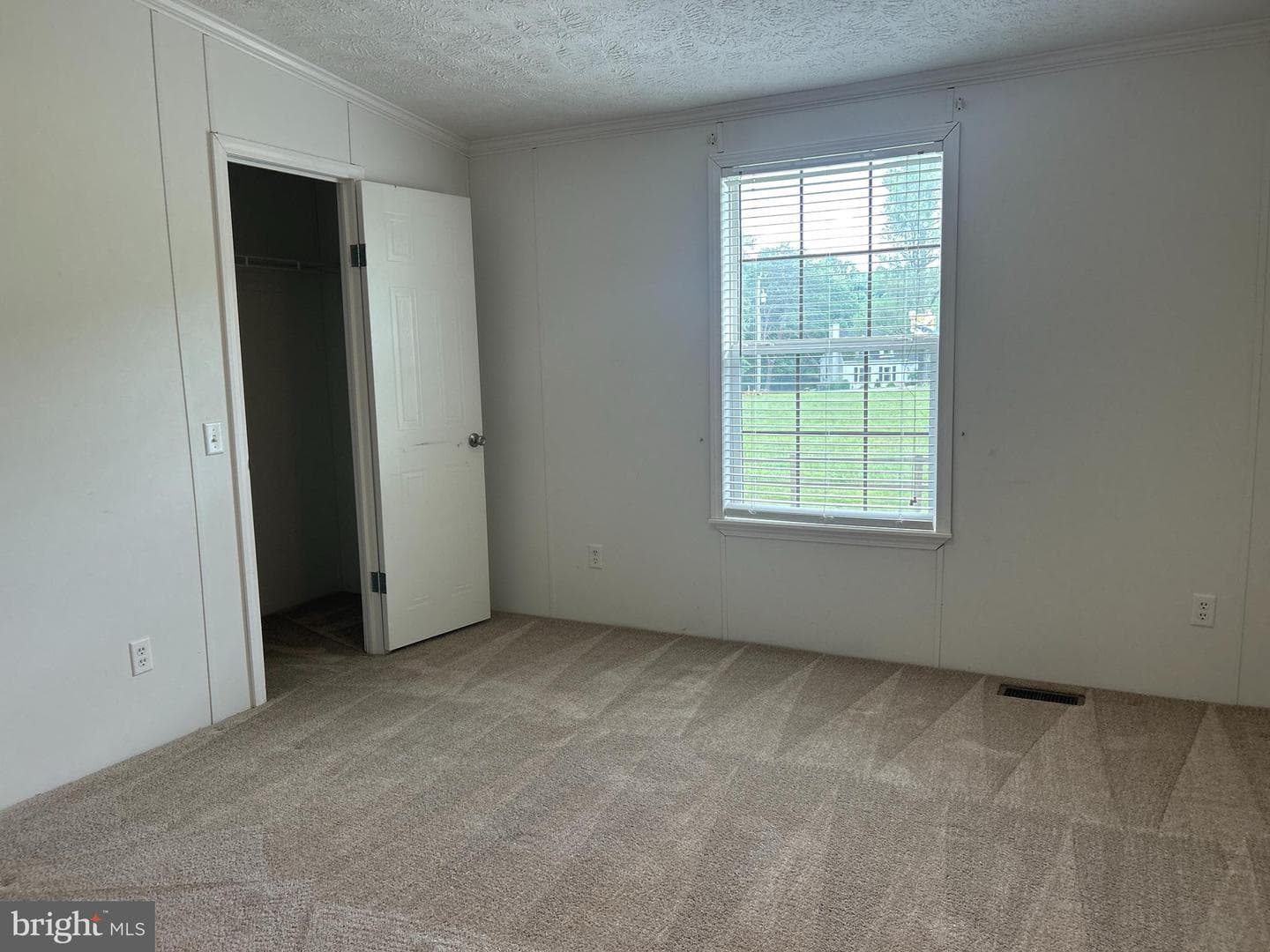 23221 Independence Road photo 15