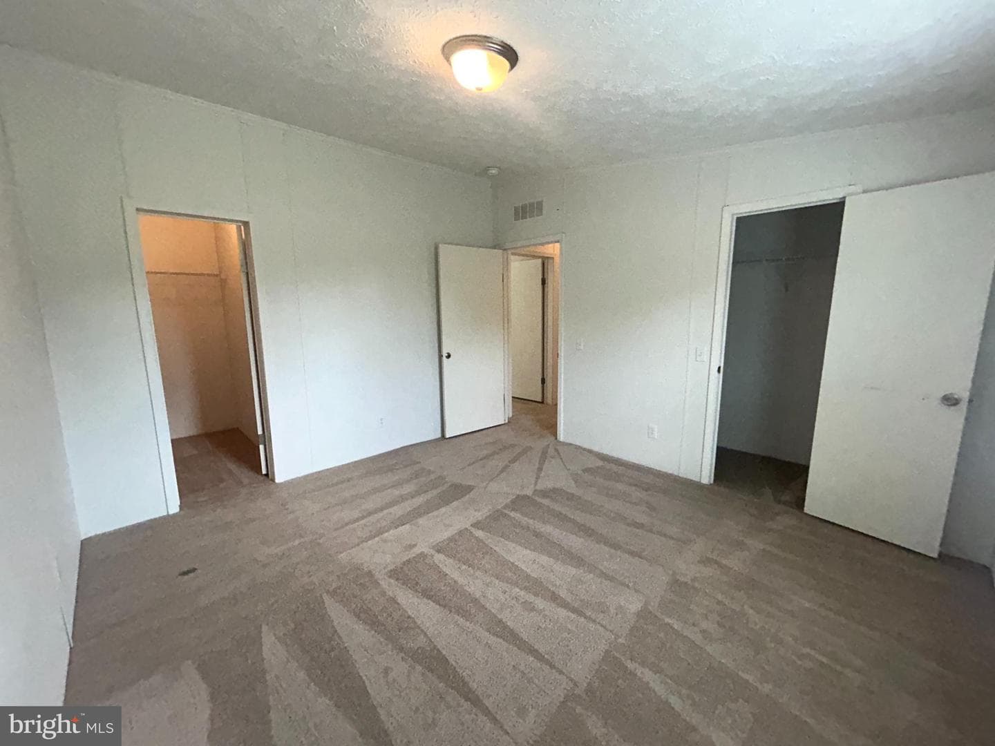 23221 Independence Road photo 16