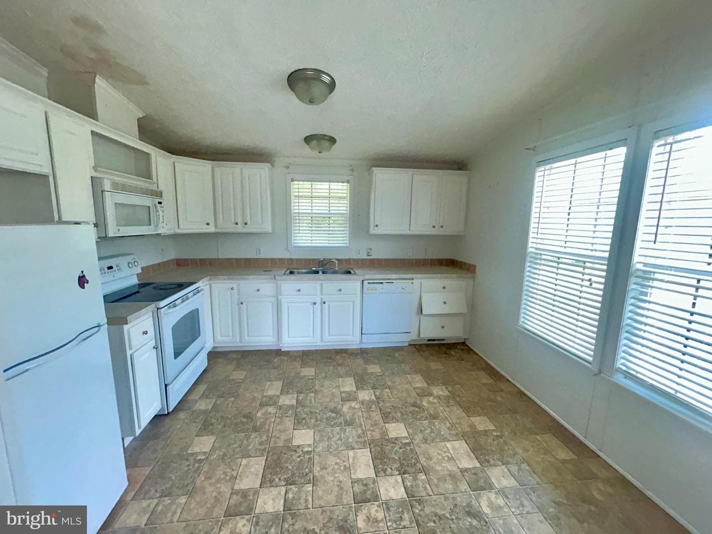 23221 Independence Road photo 55