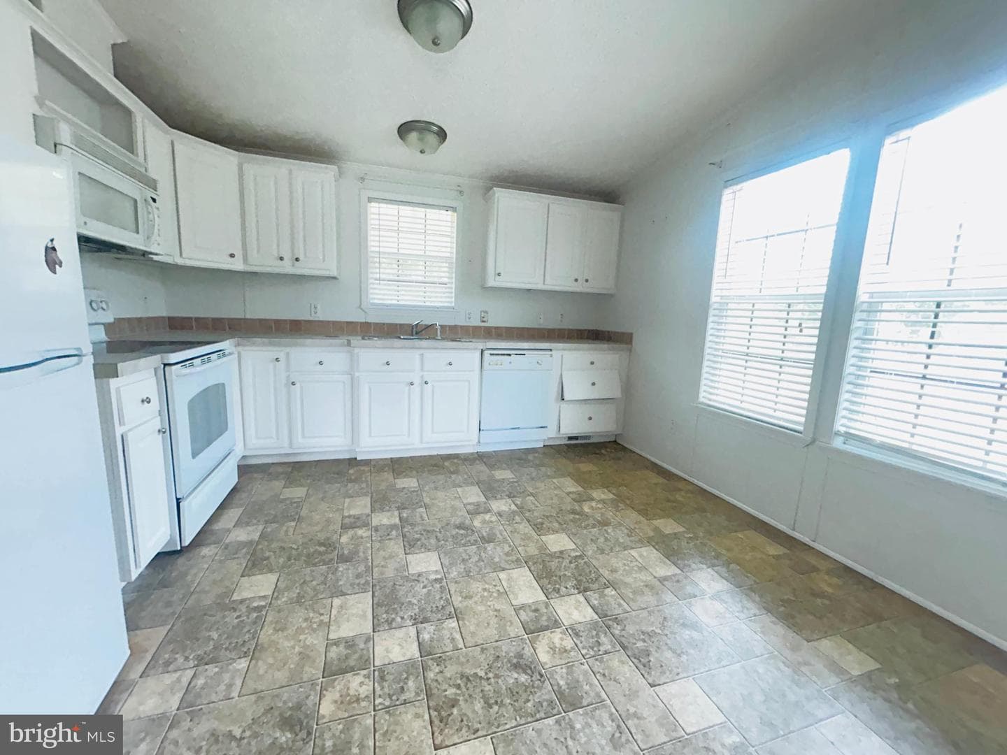 23221 Independence Road photo 61