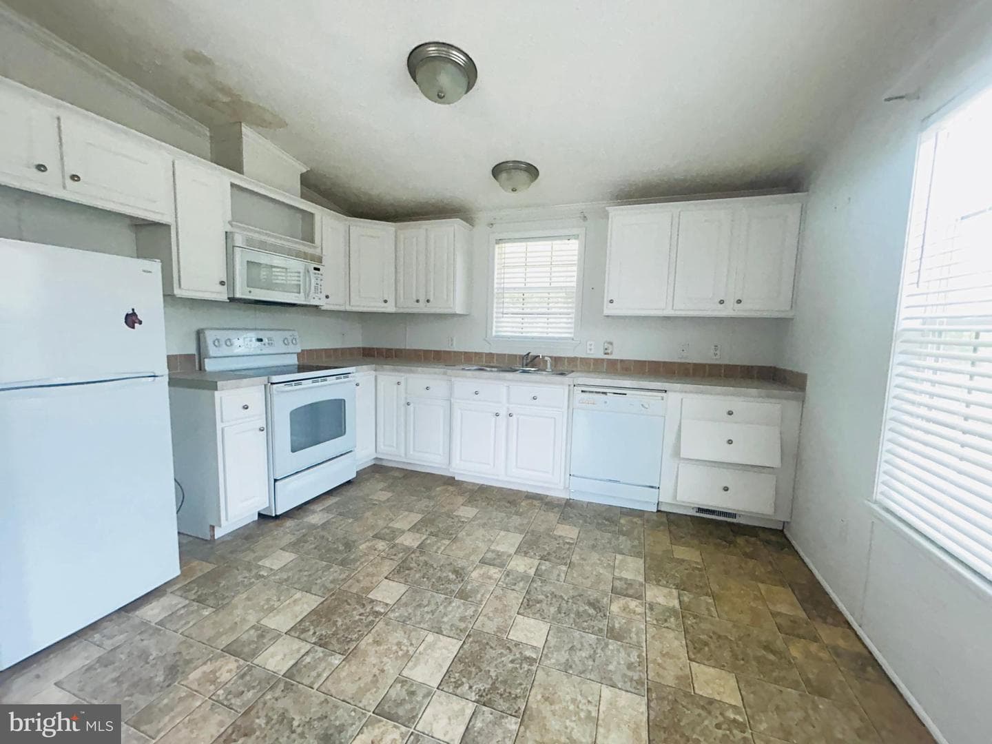 23221 Independence Road photo 62