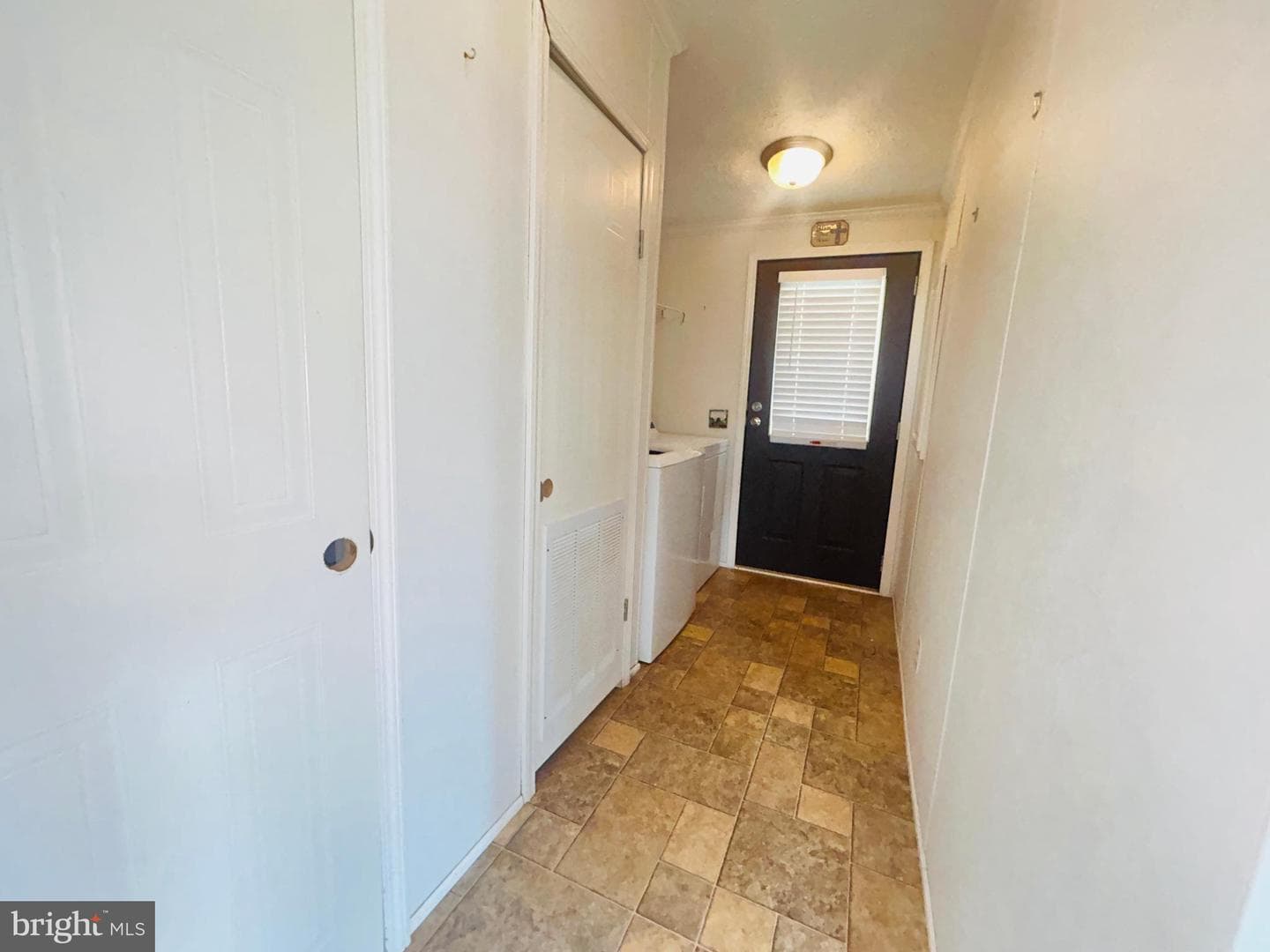 23221 Independence Road photo 63