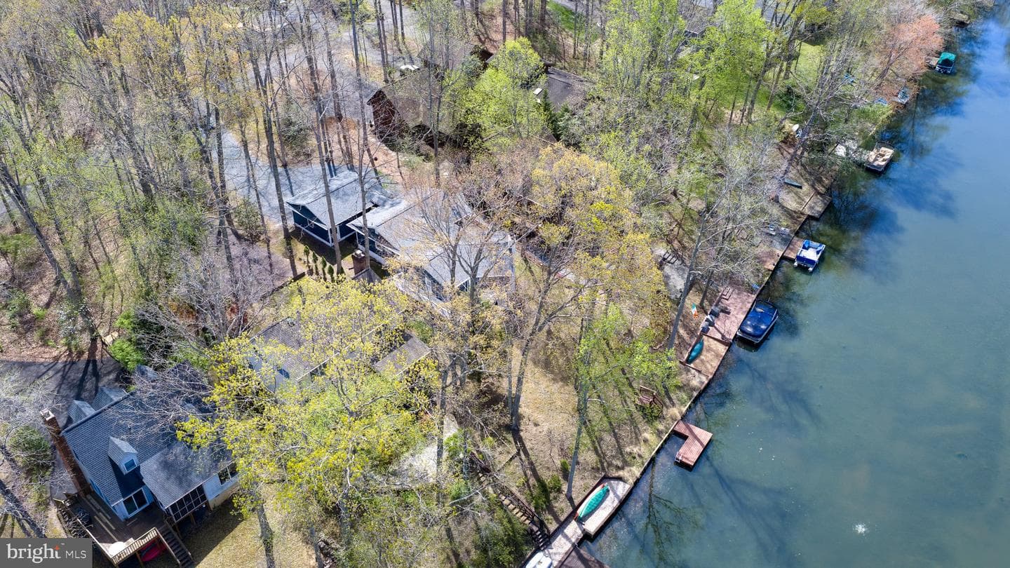119 Larkspur Ln photo 8