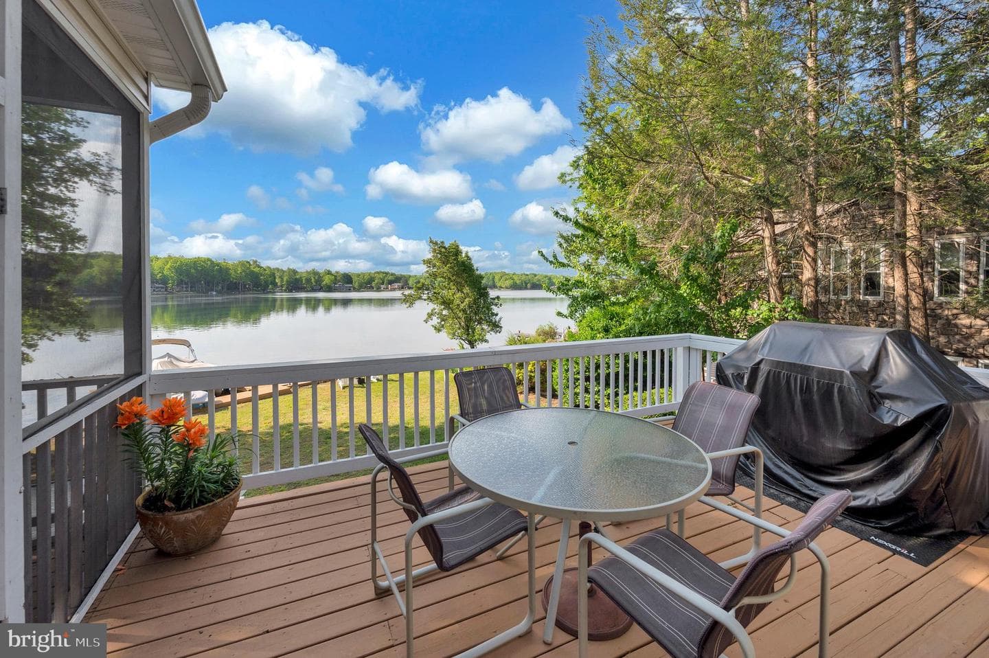 626 Cornwallis Avenue photo 26