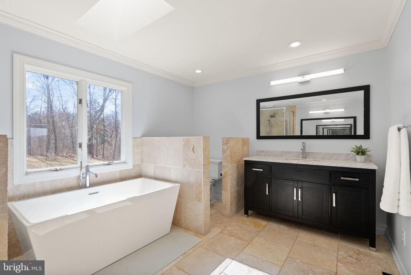 8089 Moormont Road photo 33