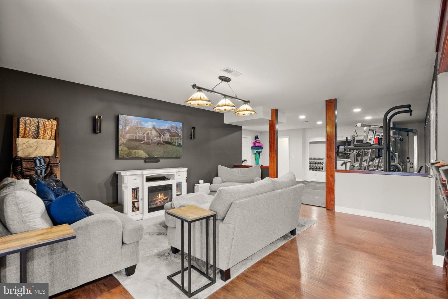 8089 Moormont Road photo 57