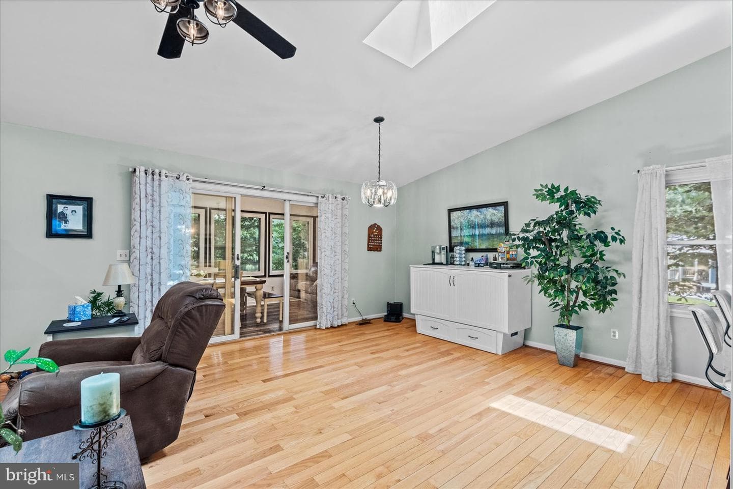 137 Eagle Court photo 10