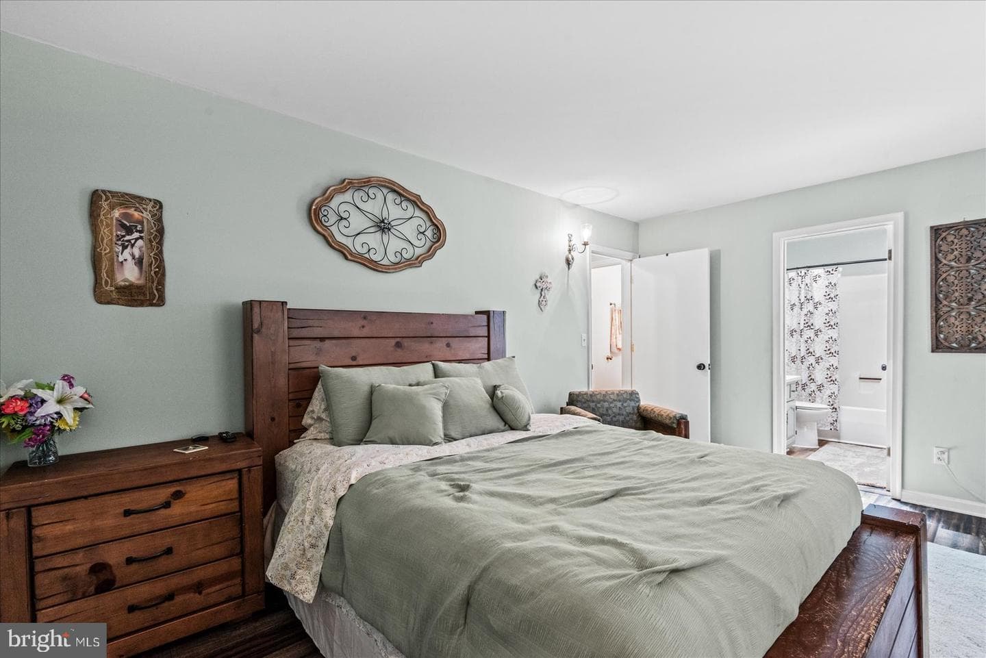 137 Eagle Court photo 23