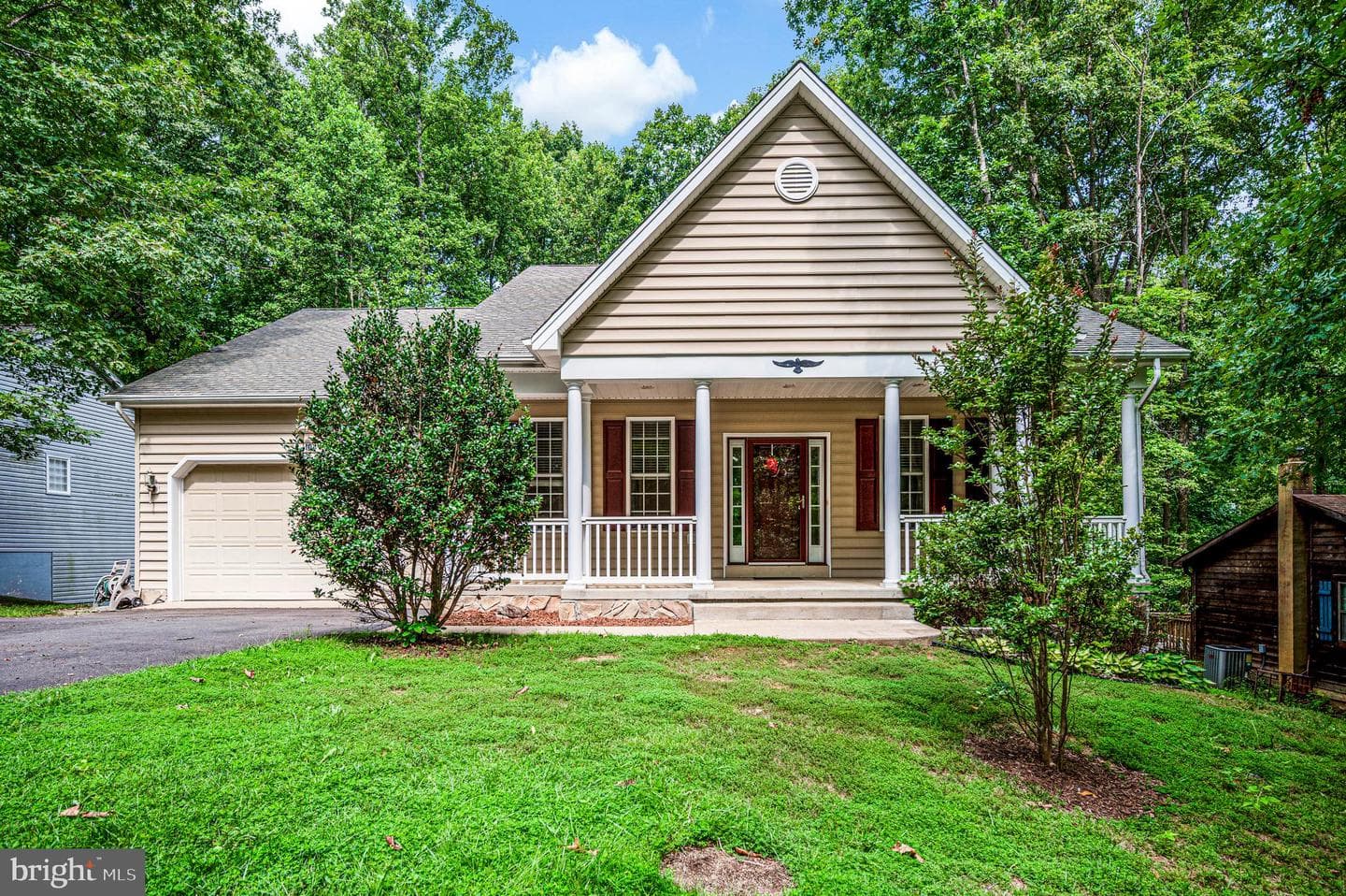 104 Confederate Drive photo 3