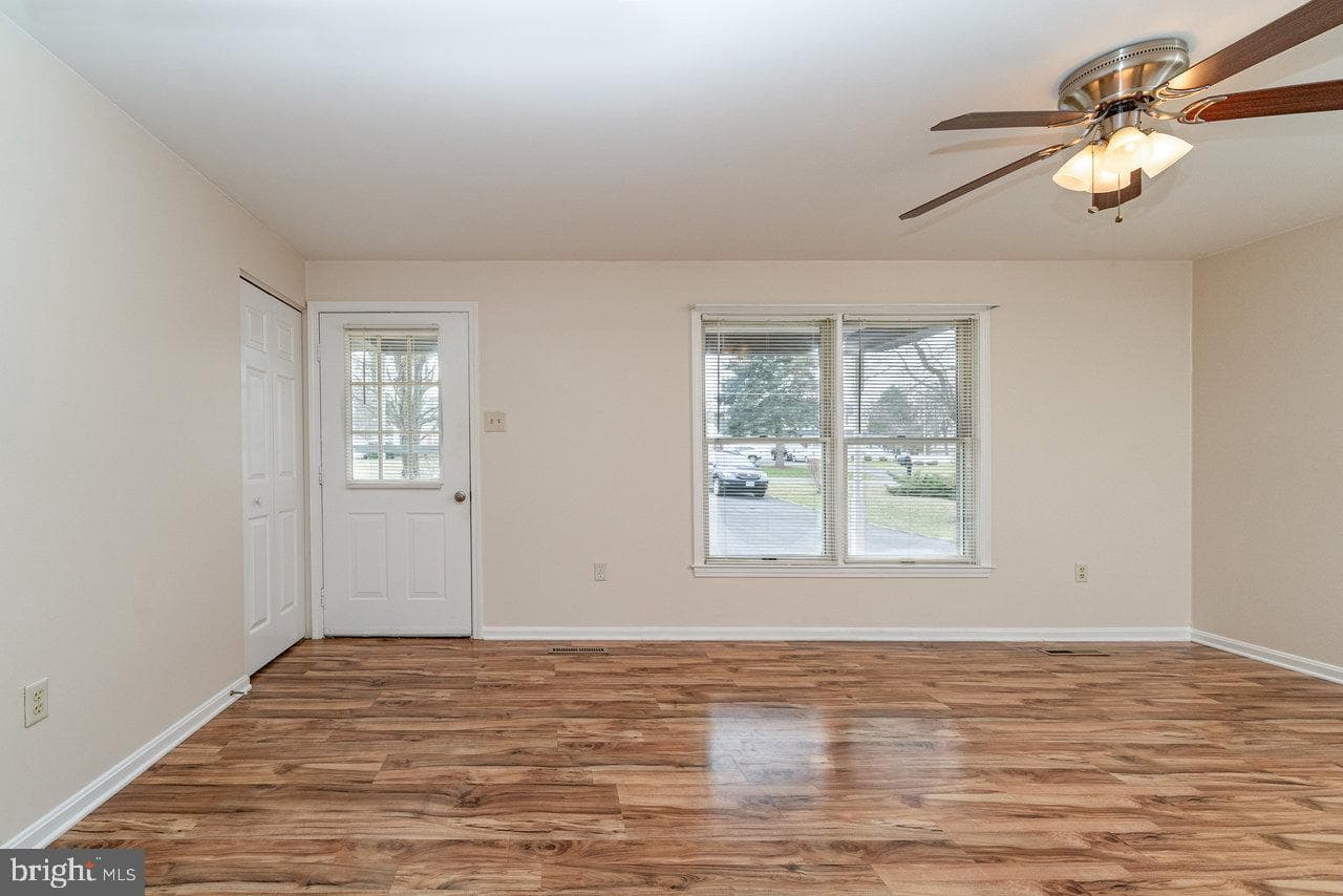 273 Fairview Road photo 5