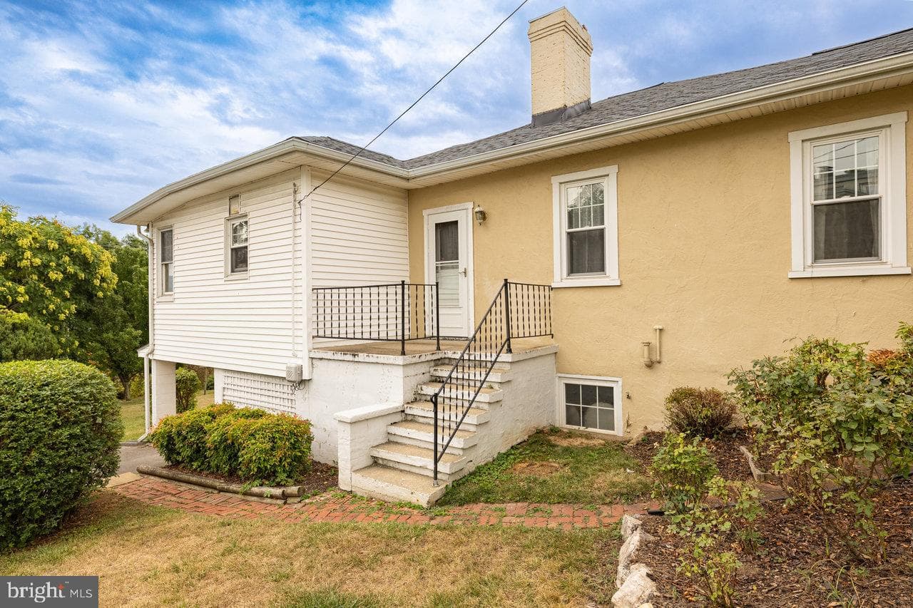 175 S Court Street photo 9