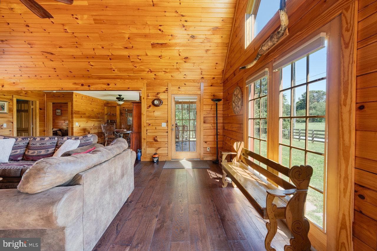 580 River Hills Road photo 13
