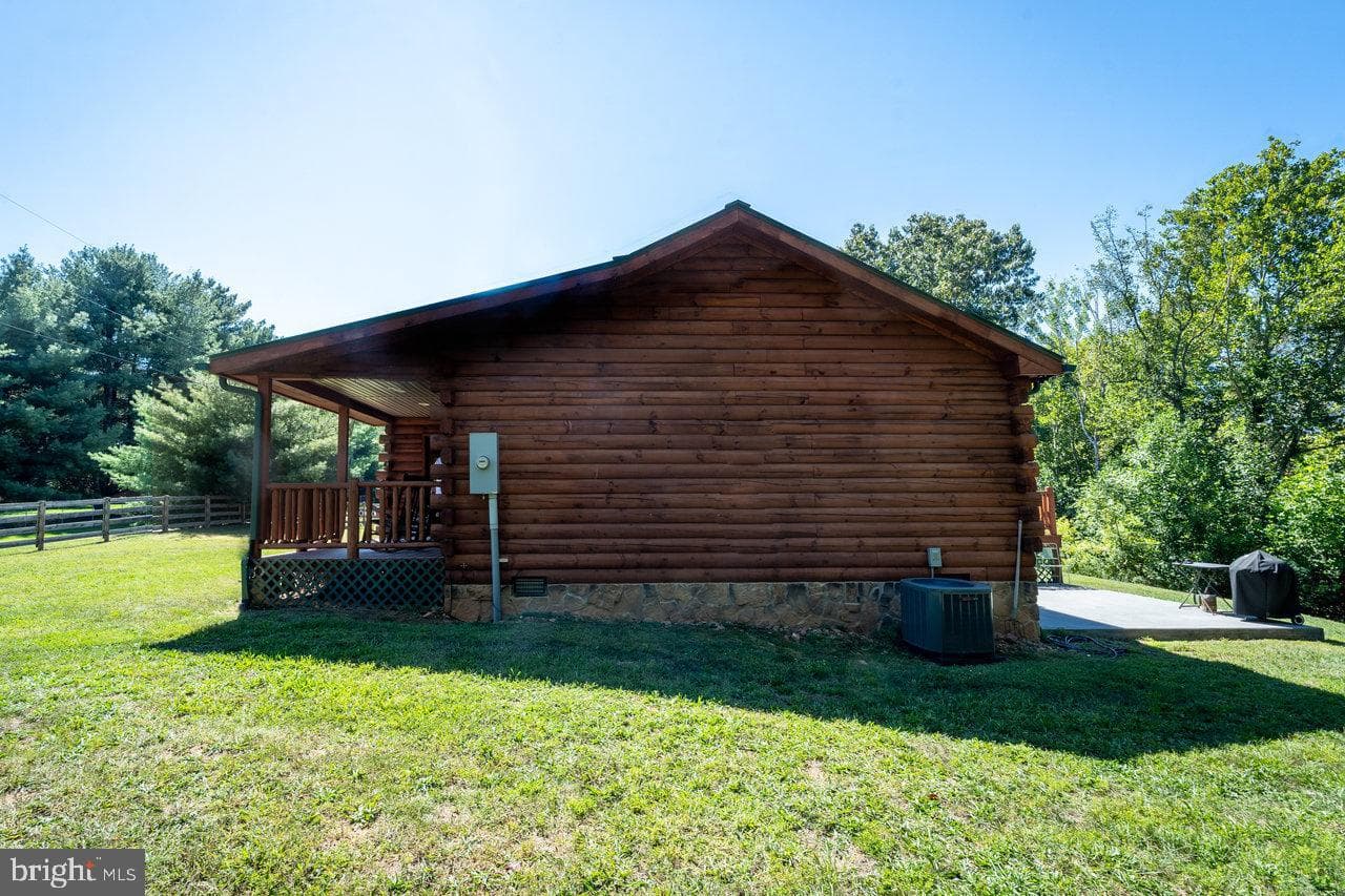 580 River Hills Road photo 3