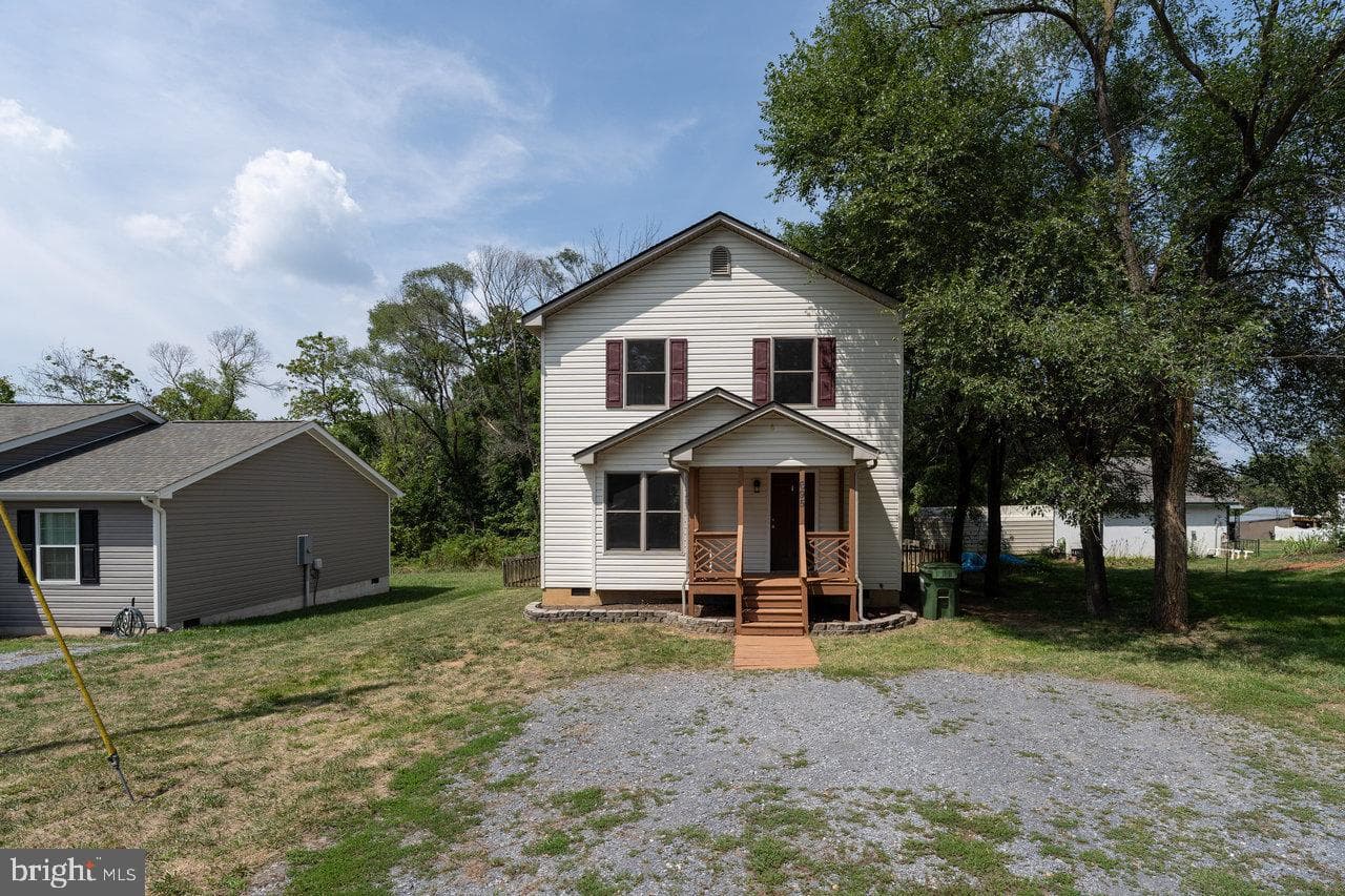 695 Coverstone Lane