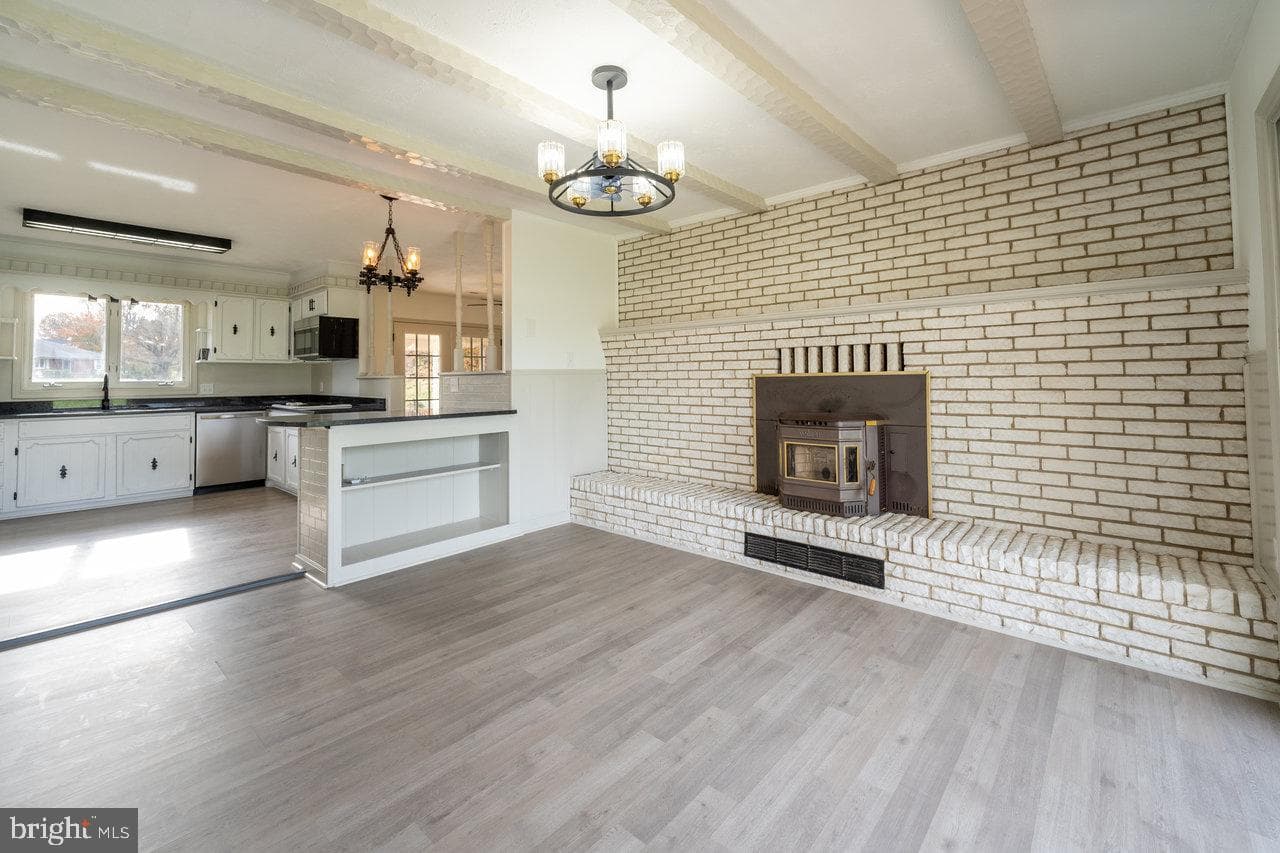 152 Edwin Drive photo 11