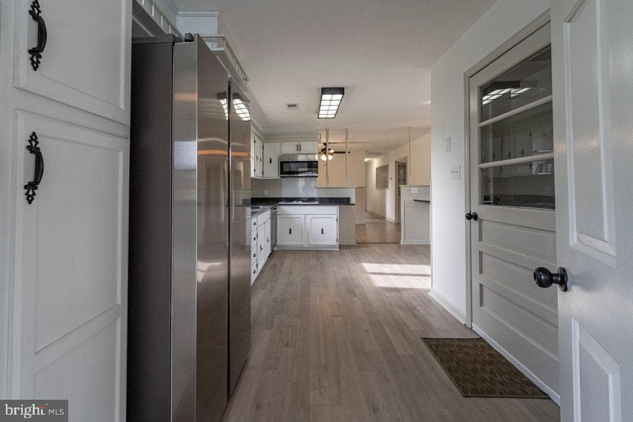 152 Edwin Drive photo 16
