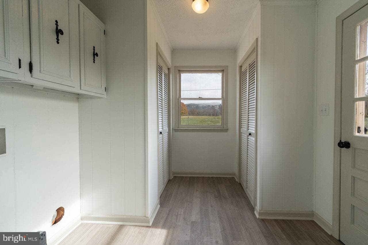 152 Edwin Drive photo 18