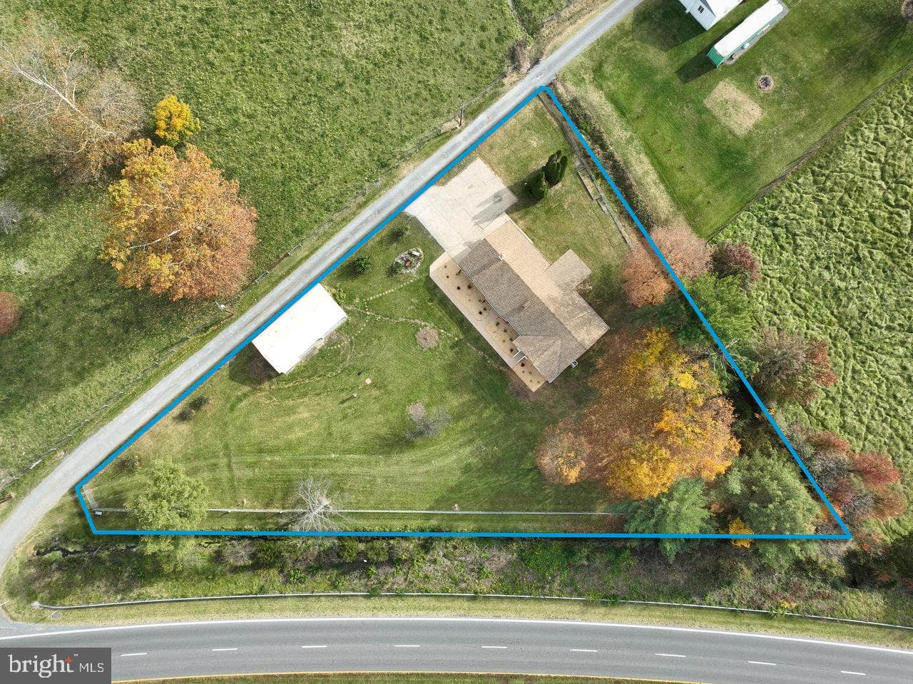 152 Edwin Drive photo 2