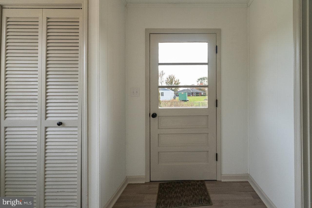 152 Edwin Drive photo 20