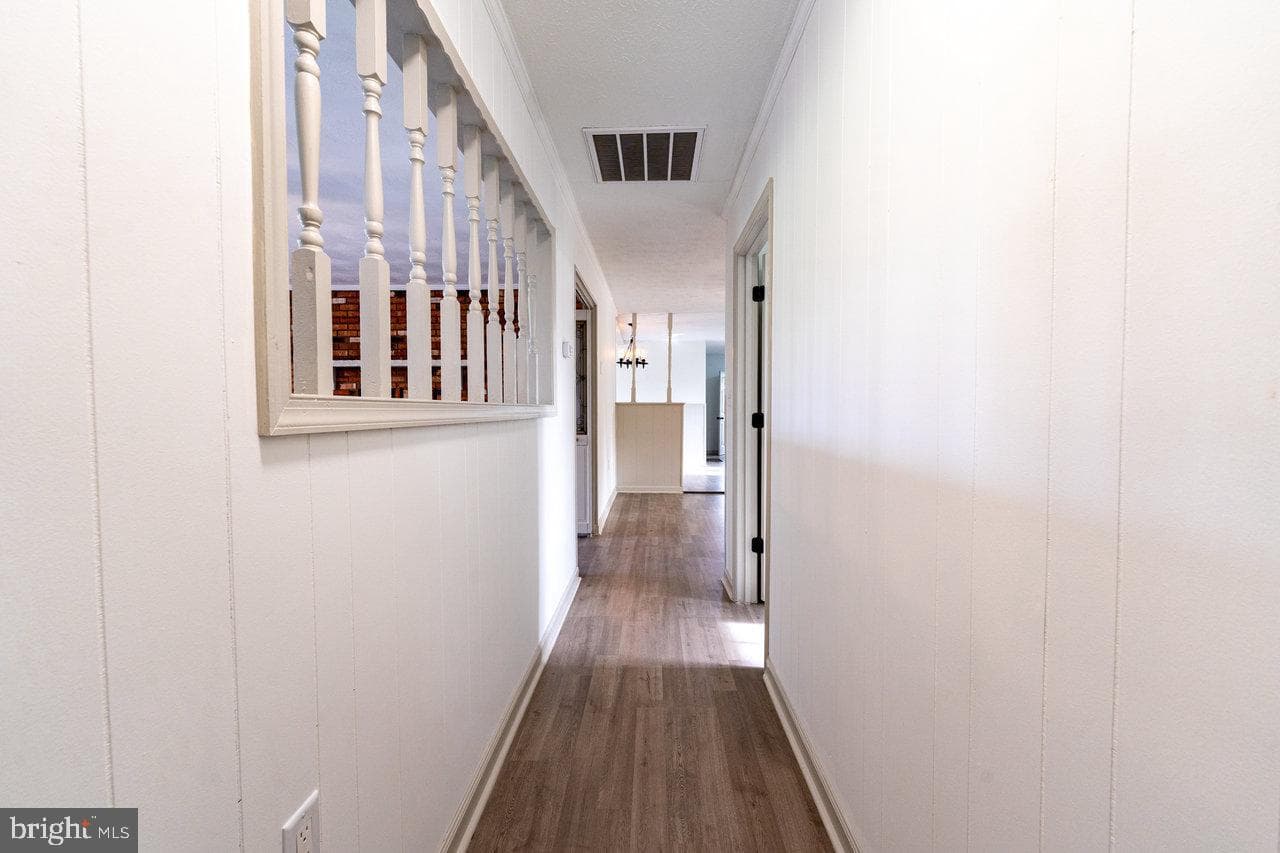 152 Edwin Drive photo 21