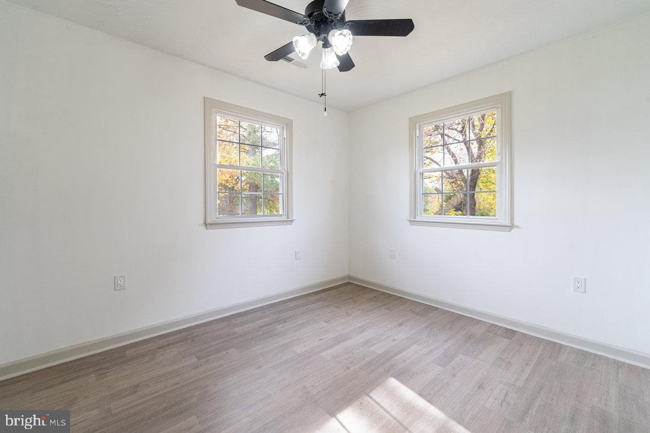 152 Edwin Drive photo 22
