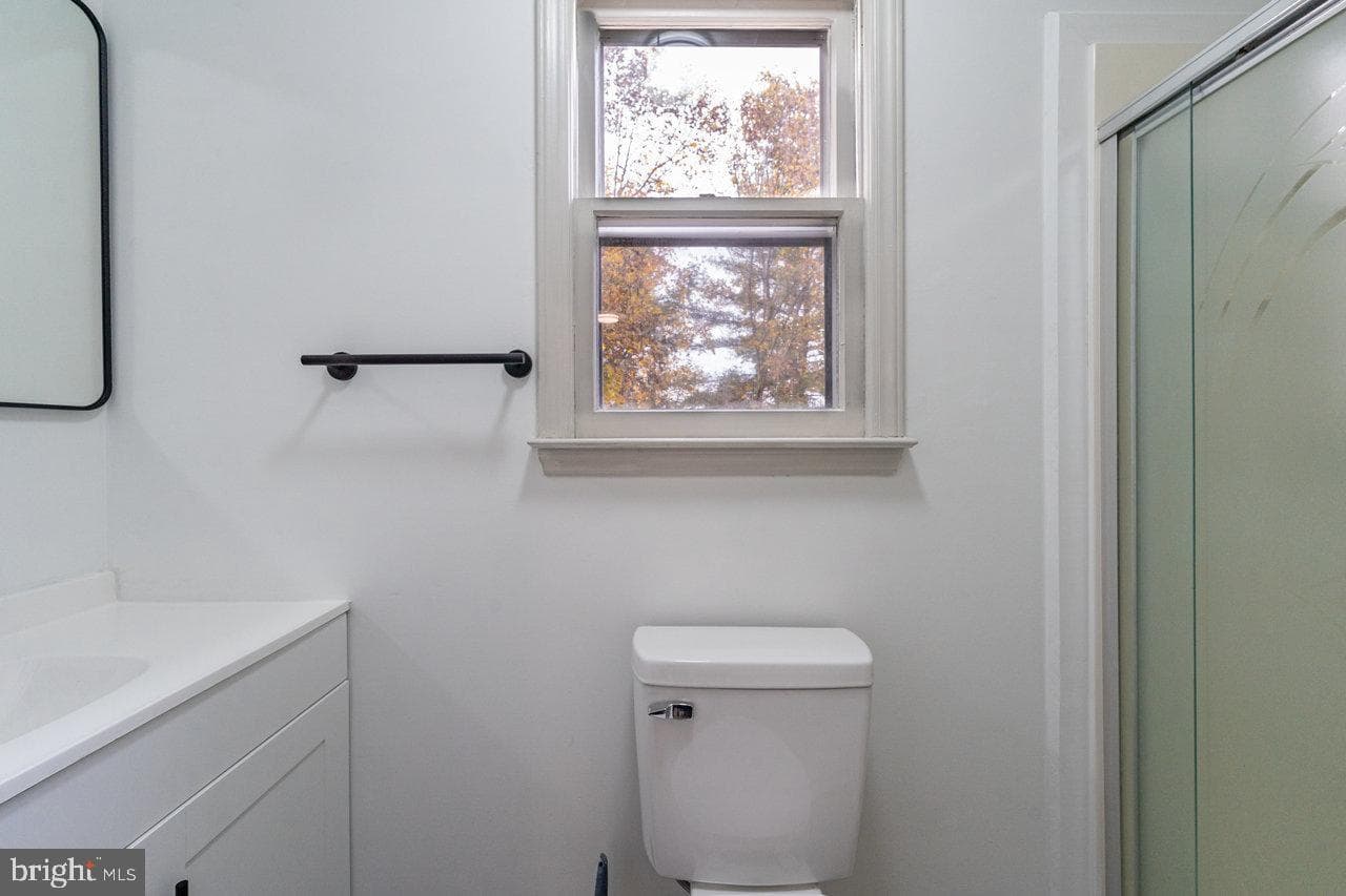 152 Edwin Drive photo 24