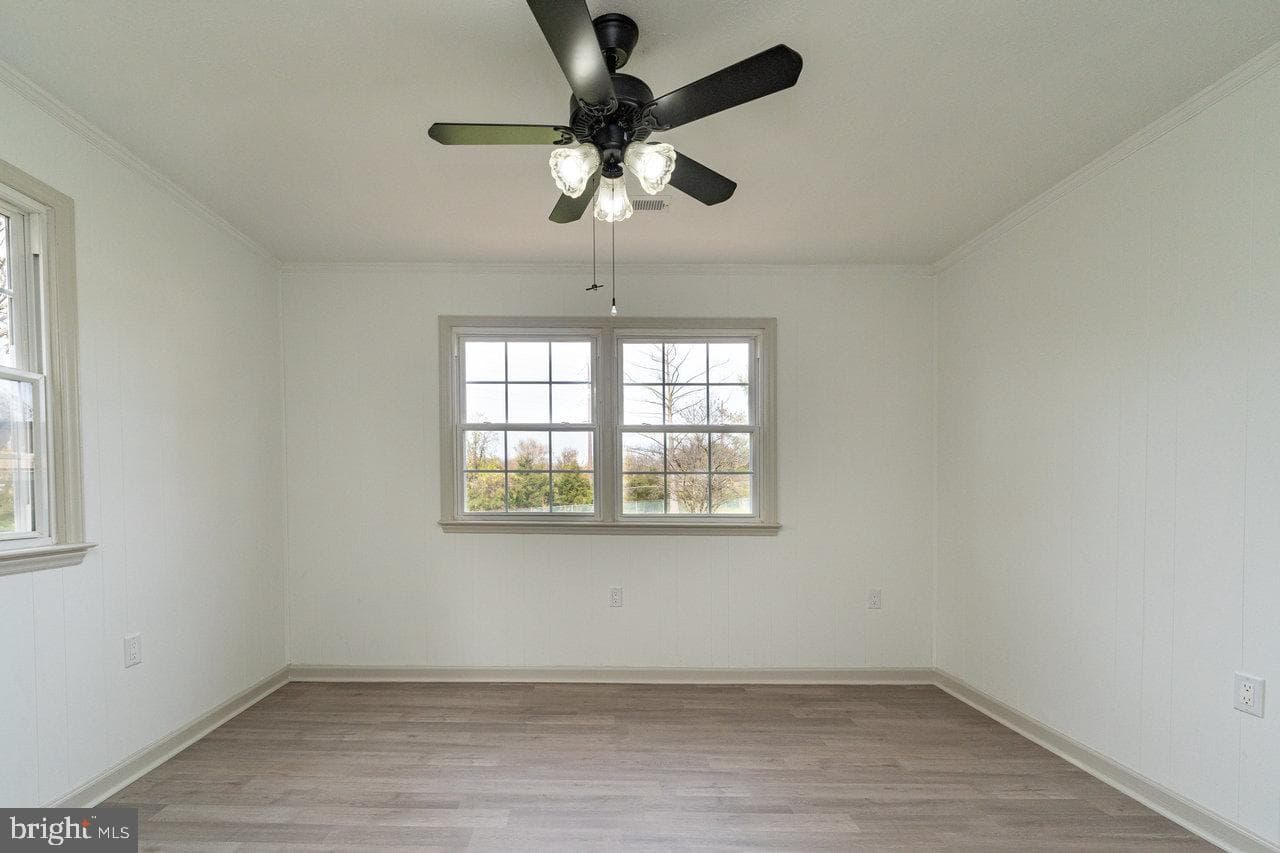 152 Edwin Drive photo 28