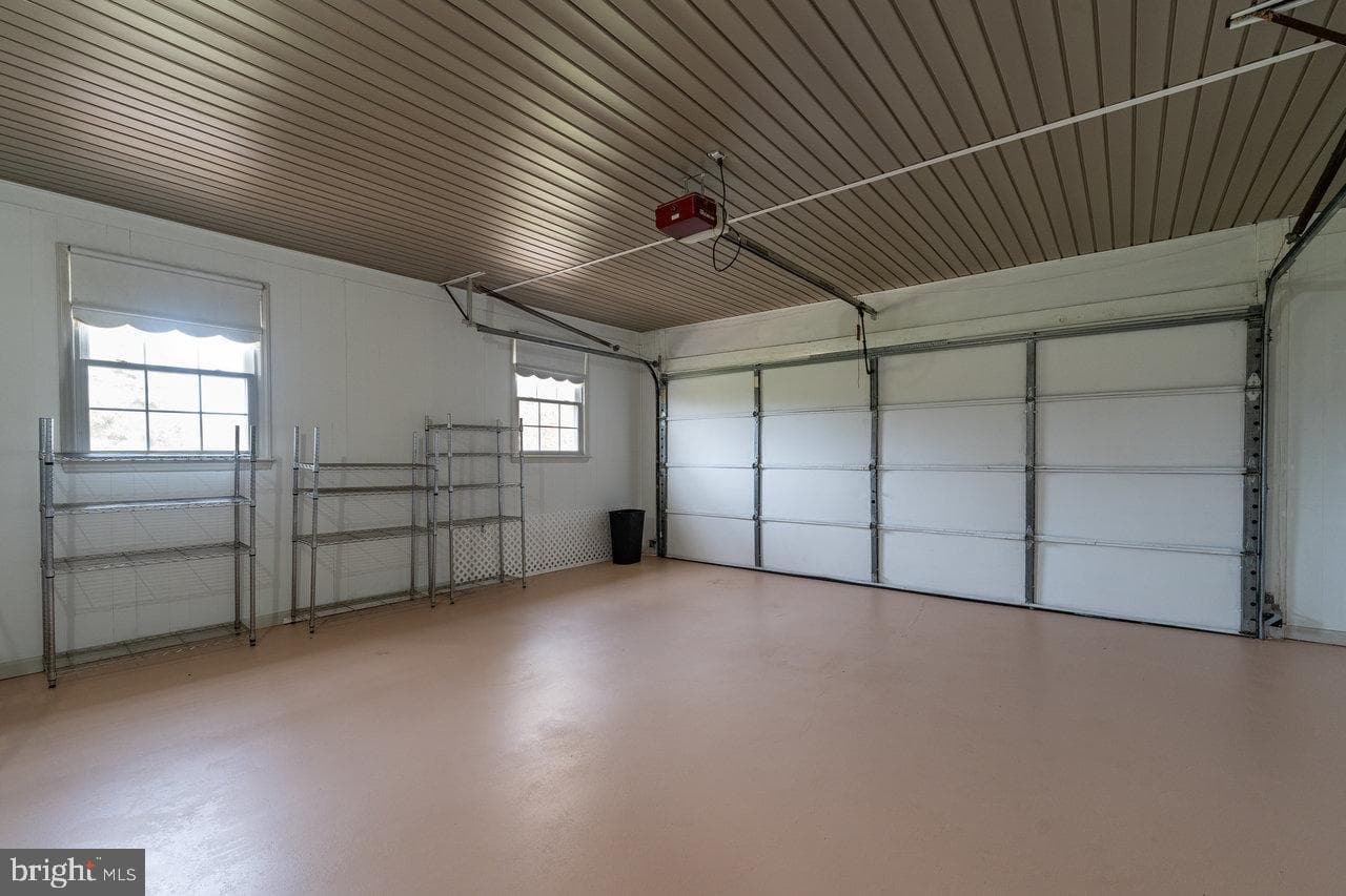 152 Edwin Drive photo 31
