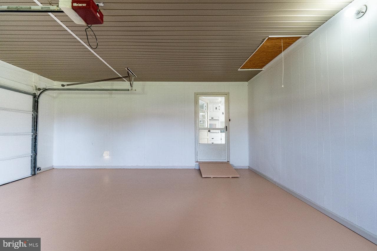 152 Edwin Drive photo 32